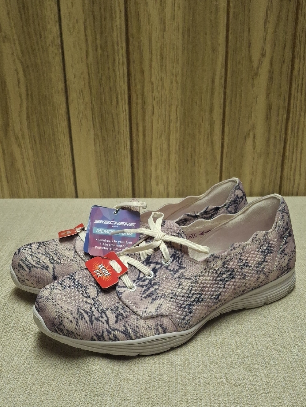 New Skechers Women's Pink Snake-Print Lace-Up Sneakers Size 9.5 W